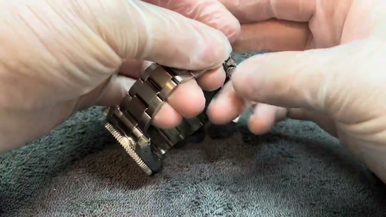 Sizing and adjusting seiko pin and collar (or barrel or sleeve) bracelets