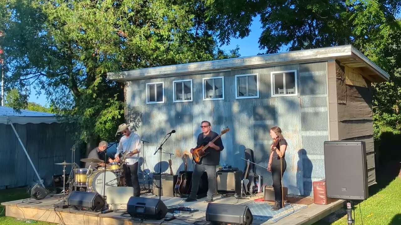 Erik Koskinen live at The Gardens of Castle Rock in Northfield, MN- Aug. 20th, 2025