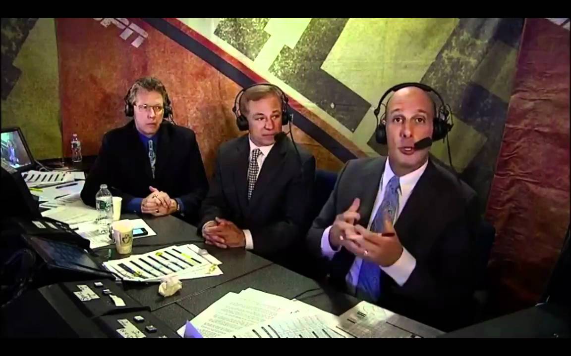Dan Shulman breaks the news of the death of Osama Bin Laden live on ESPN Sunday Night Baseball