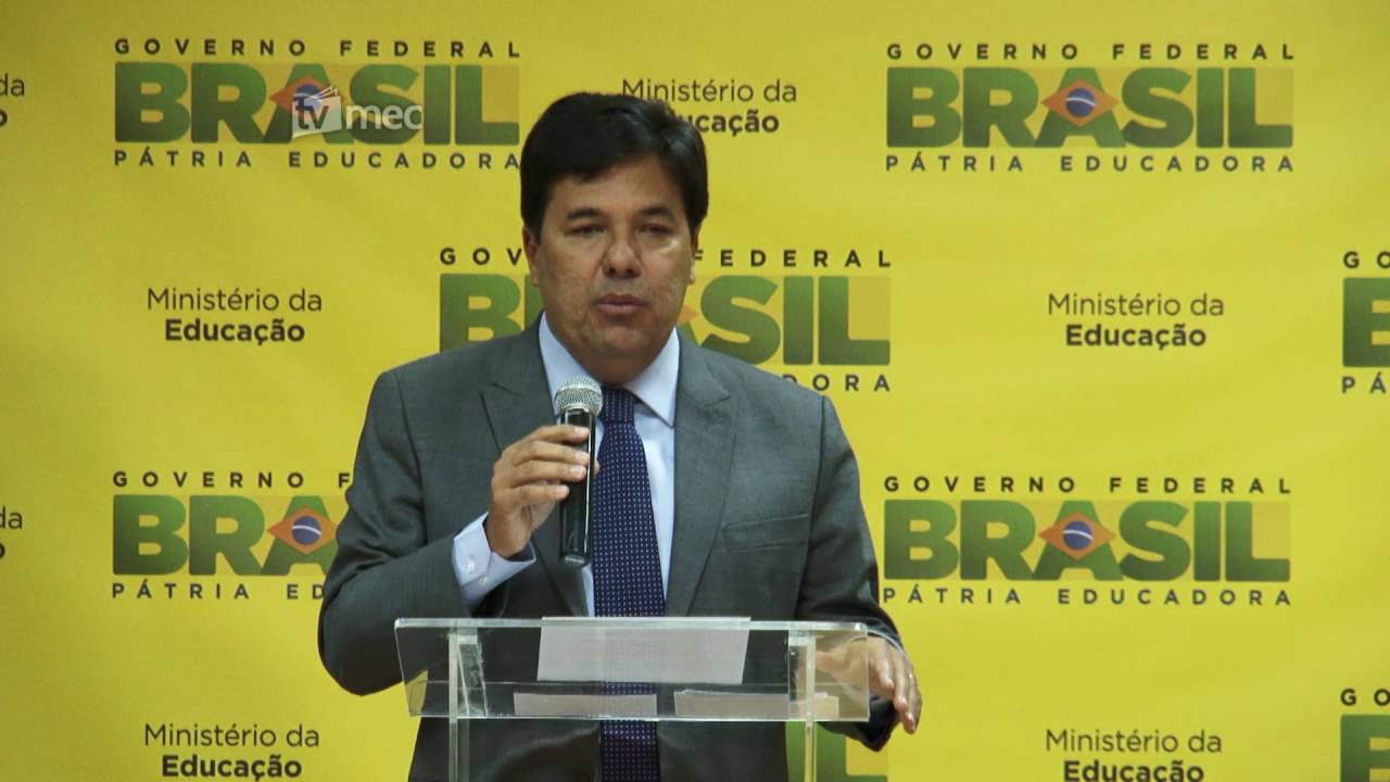 Novo ministro do MEC fala com servidores