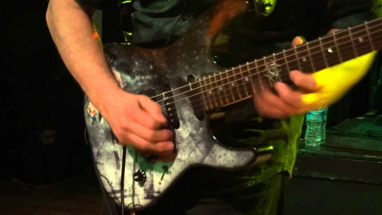 Vinnie Moore - February 9, 2015 performs 