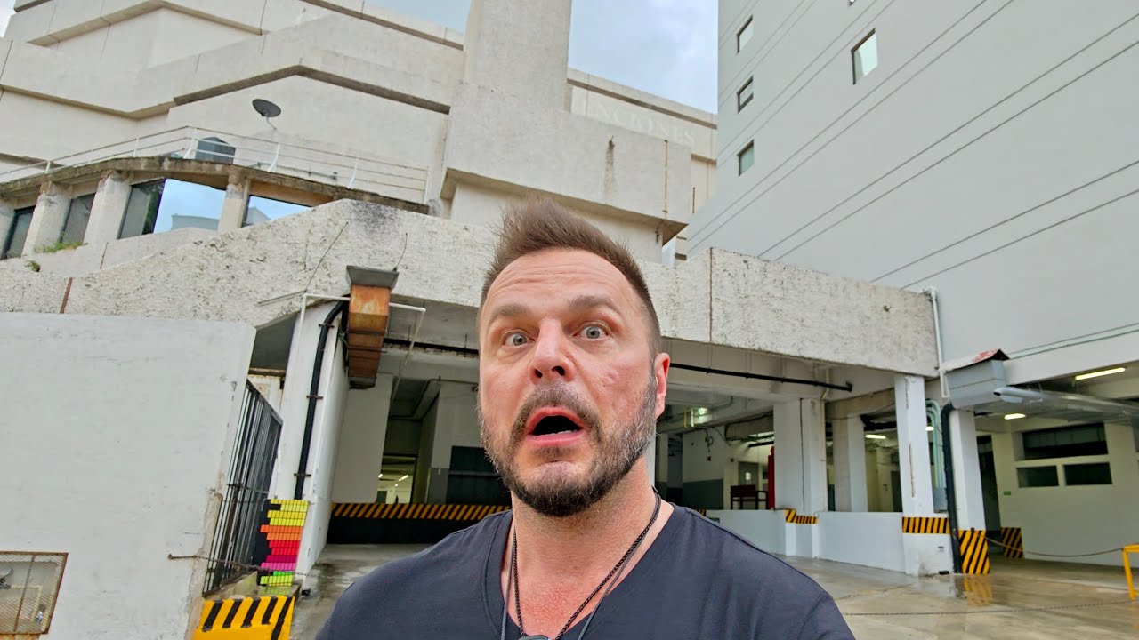 The Truth About Walking to Coco Bongo Cancun at Night