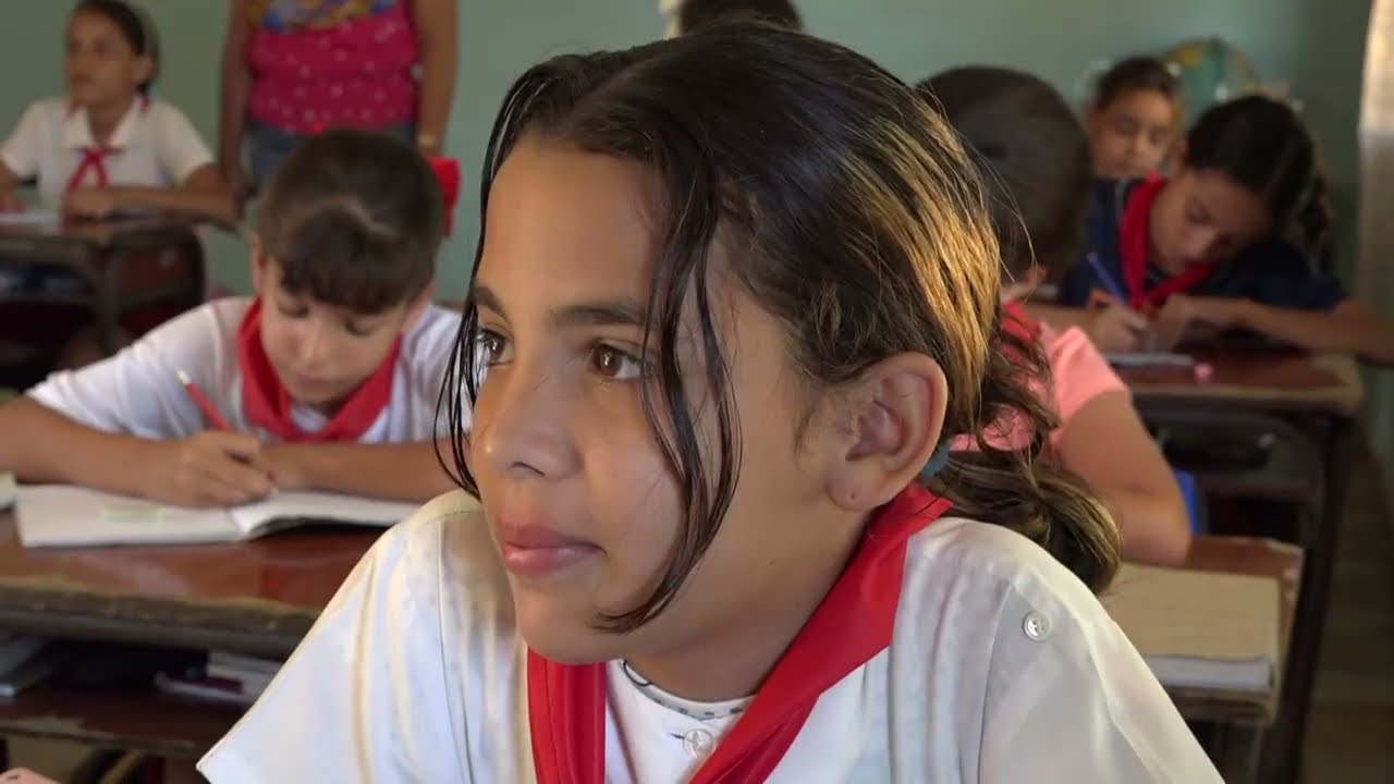 Mantiene escuela primaria en Niquero continuidad de clases en difícil contexto.