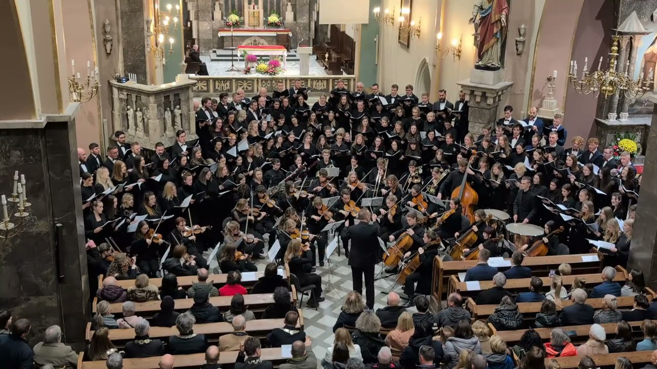 14. Mozart - Requiem - Lux aeterna