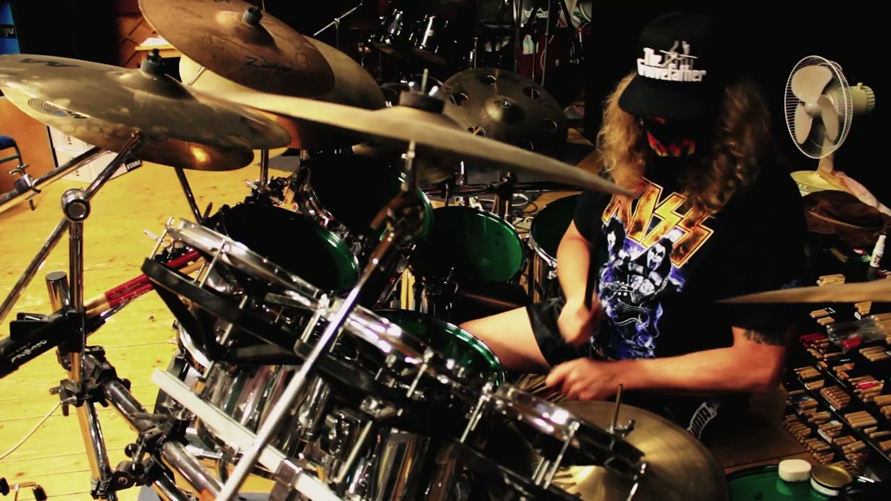 KISS - Deuce drum cover by Bjarne