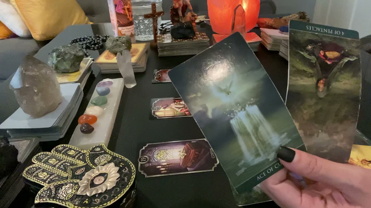 PISCES ♓️ THEY ARE WONDERING WHY YOU ARE NOT CALLING THEM/ABOUT TO THROW UP A “HAIL MARY”