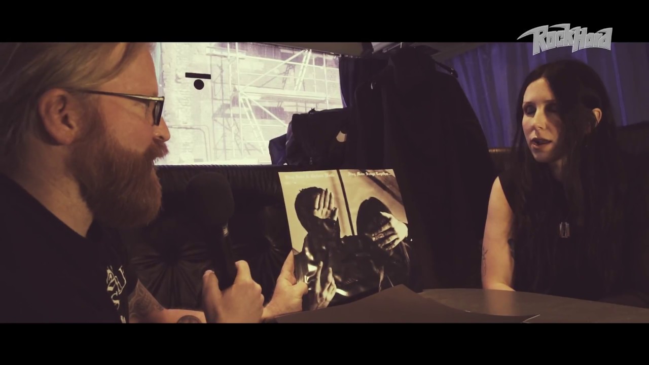 Chelsea Wolfe - Cover-Artwork-Special + Live at Gebäude 9