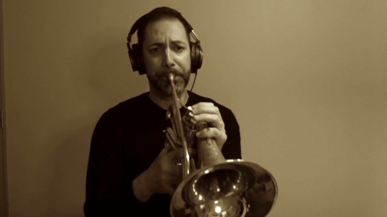 Testing the new Marching Horn of Dietter Otto.