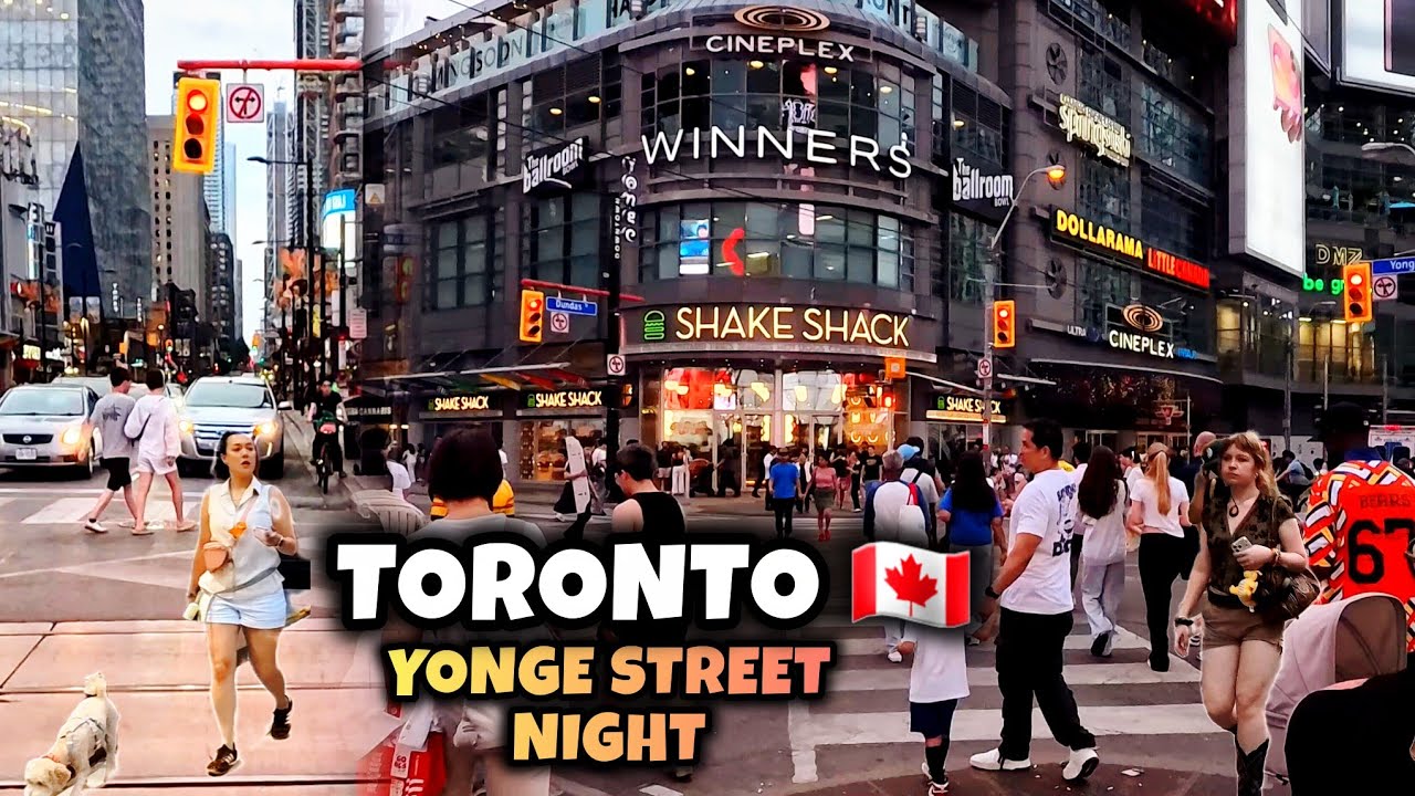 Торонто 🇨🇦 Ночная прогулка по улице Янг-стрит 2026: яркая жизнь центра города, 4K, Канада