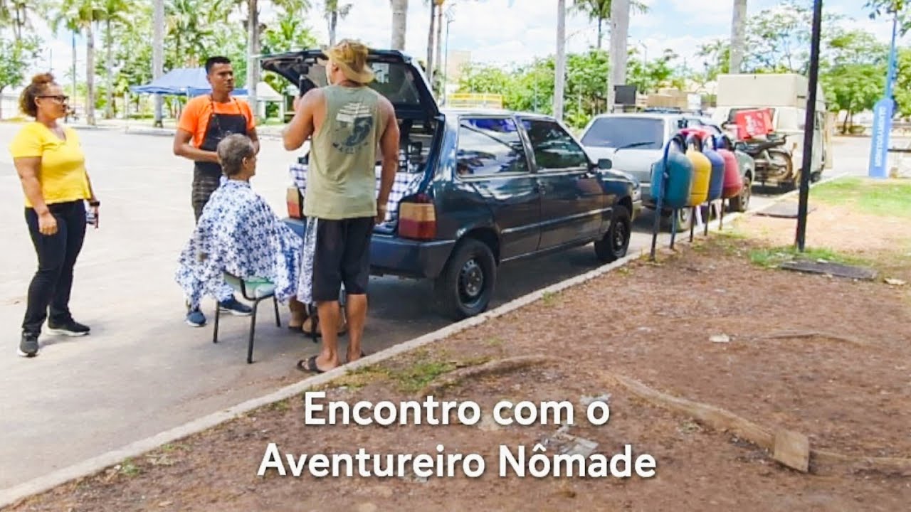 Barbearia móvel no Fiat uno Mini motorhome 