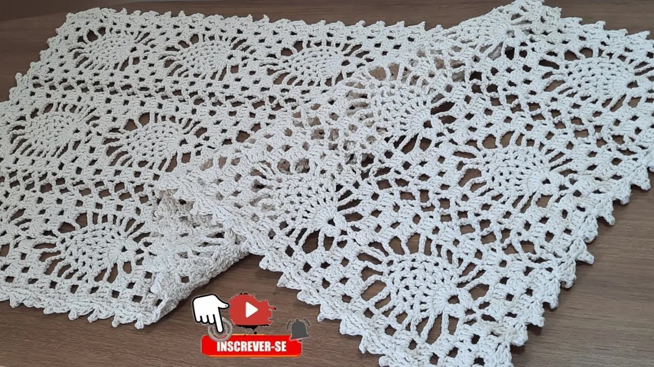 TRILHO DE MESA FÁCIL FEITO COM ENTREMEIO NO PONTO ABACAXI - TRILHO DE MESA ABACAXI EM CROCHÊ