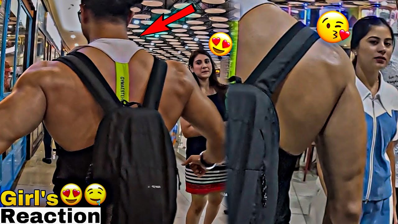 WHEN BODYBUILDER ENTER A MALL-Amazing Girl Reaction😍🔥 || Epic Reaction || Fitness Master Deepak