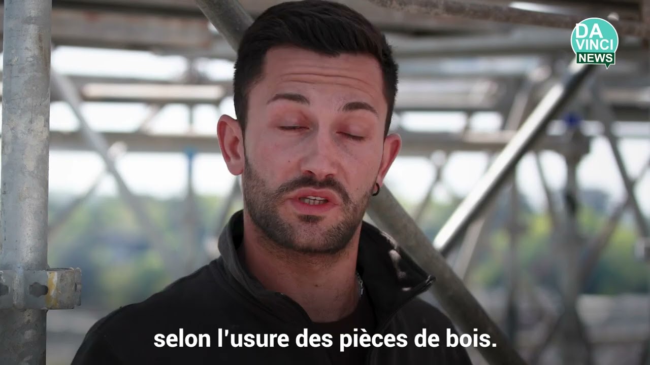 SPECTACULAIRE 👀 le démontage de la flèche de la chapelle Saint-Hubert au🏰
