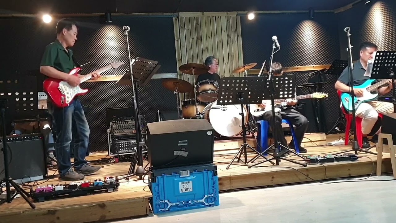 미운사랑  디스코버전  애송이밴드 원년멤버 첫합주영상임  오랜만에 하는 합주라  다들 어리버리  ㅎ