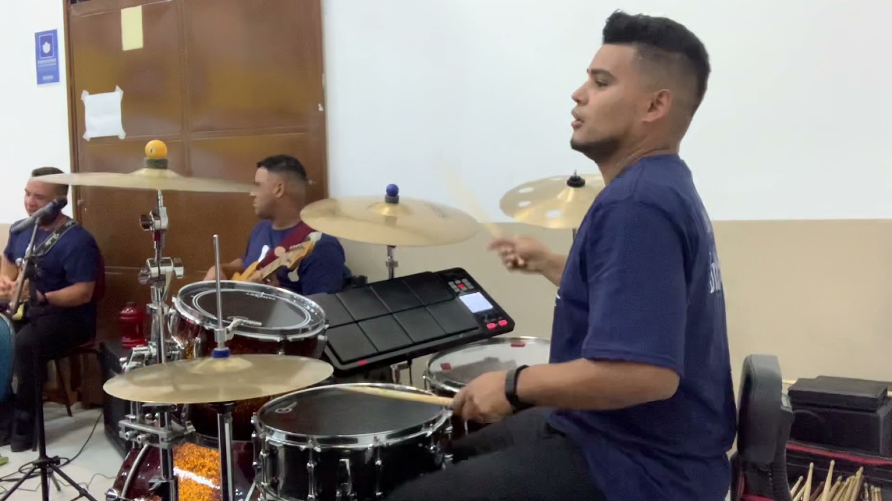 Ministério nova Jerusalém - hino tua unção Jair Duracel tocando