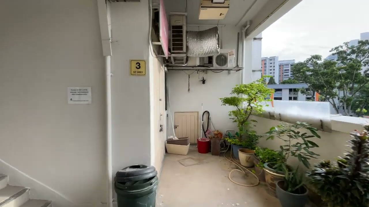 🇸🇬 Building Walk: Industrial Block in Sunset Way (106 Clementi St 12)