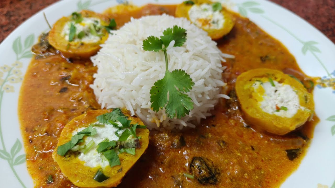 Dhaba style paneer gatte ki sabji#saritadubeykitchen 