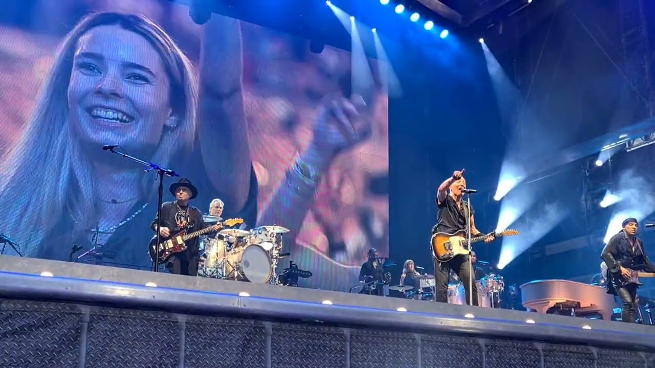 Bruce Springsteen Dancing in the dark live in Düsseldorf!! @brucespringsteen #brucespringsteen