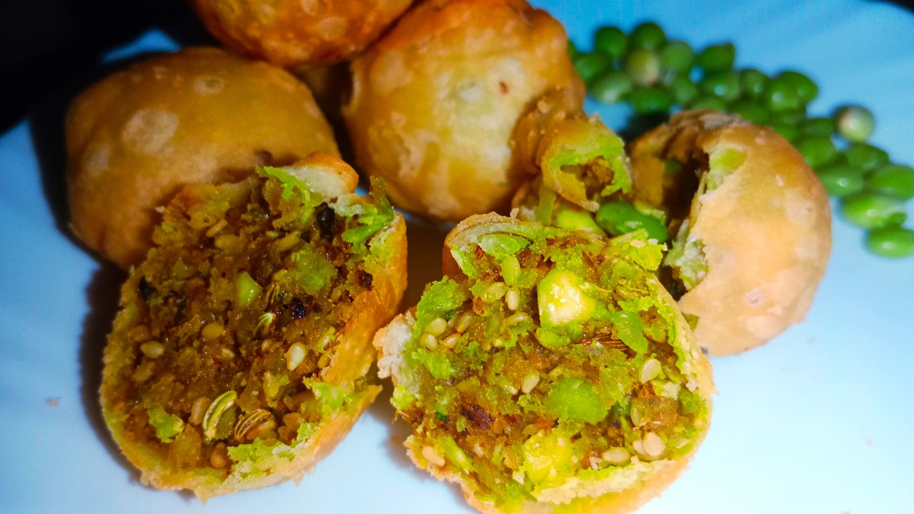Gujarati Lilva Kachori Recipe | Hari Tuvar Ni Kachori | Street Style Winter Special Nashta