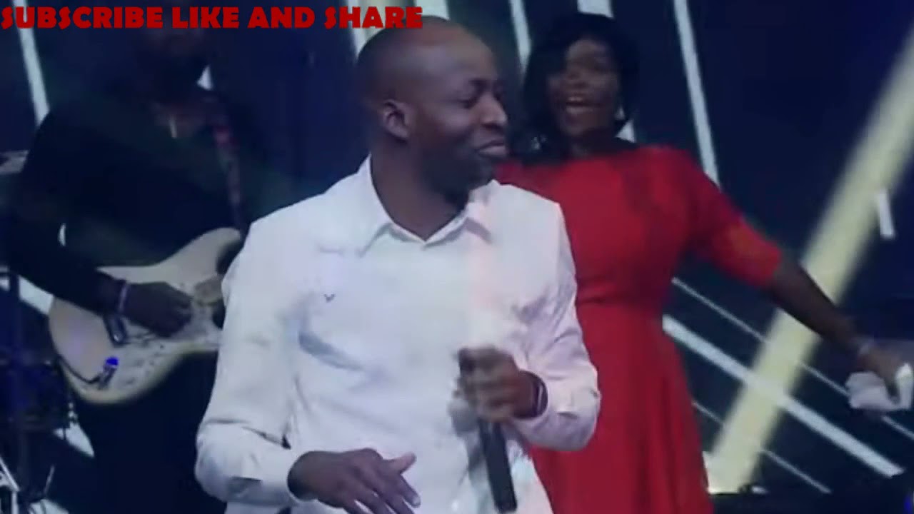 Dunsin Oyekan Live at The Experience 2021 #te16g