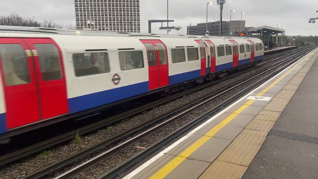 Bakerloo Line 1972 Tube Stock arriving and departing Stonebridge Park