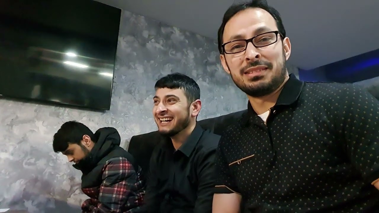 Eating Roti And Handi At Diamonds Cafe