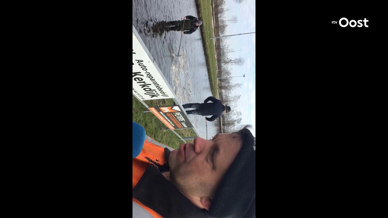 IJsclub in De Krim druk met alg om schaatsbaan klaar te maken