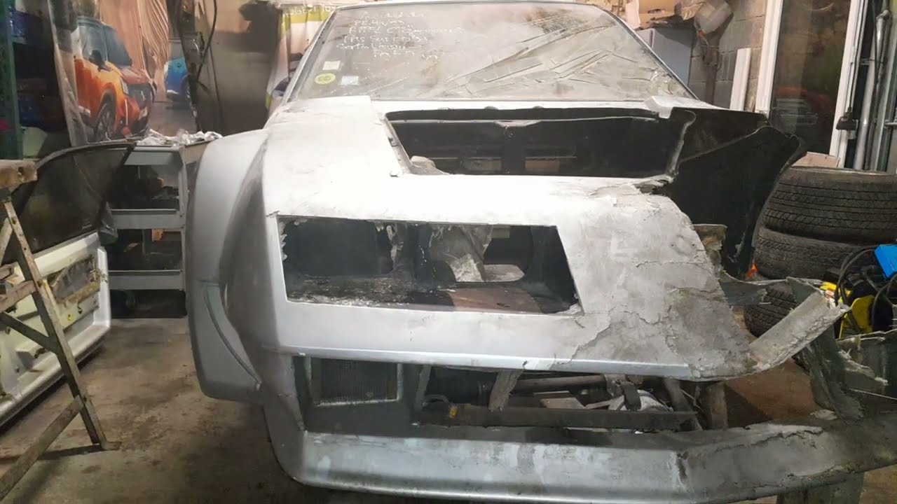 Alpine A310 Pack GT Usine .Séparation entre châssis et coque. E8