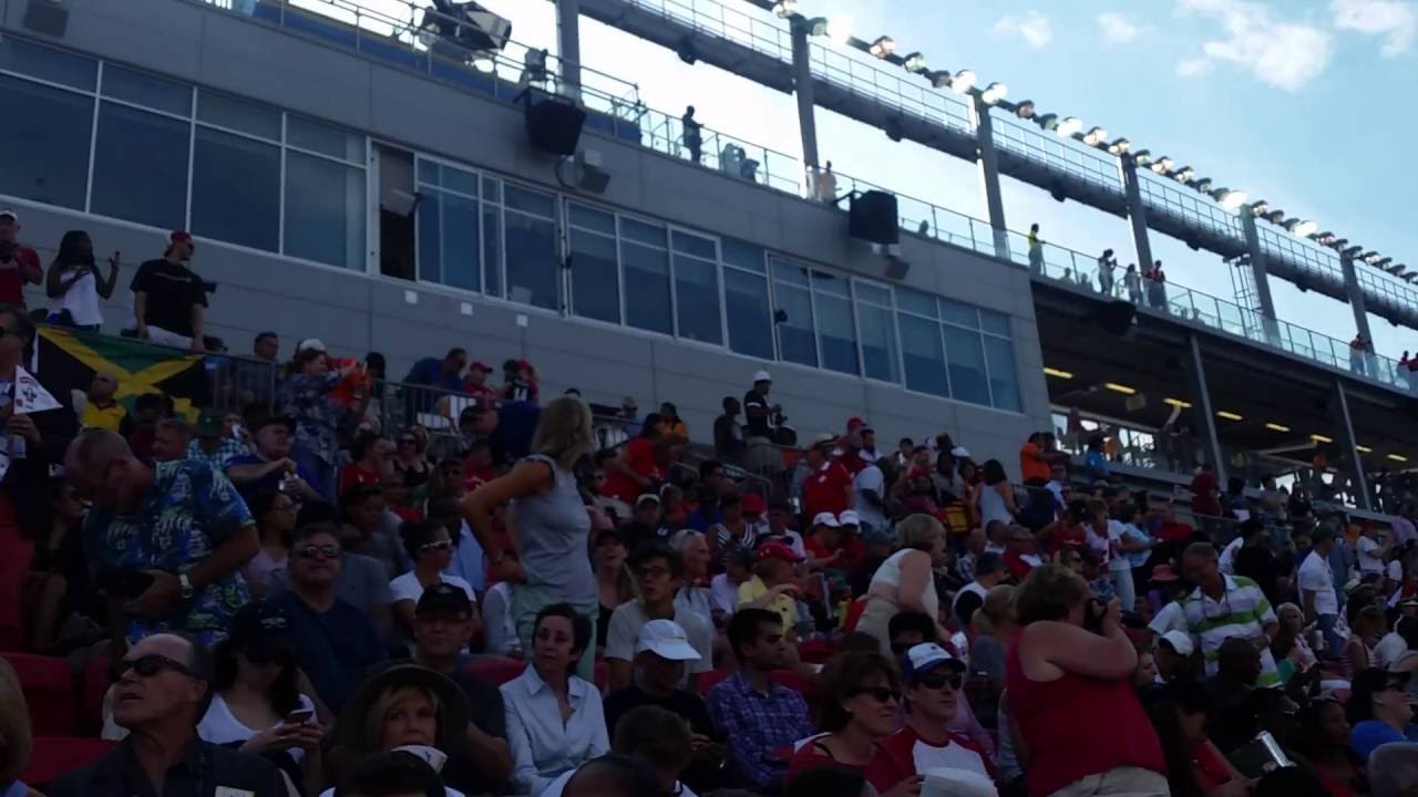 Andre De Grasse wins 200 m Gold Pan Am 2015