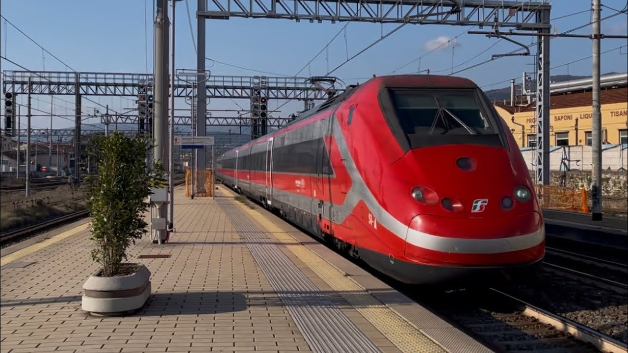 Un po’ Transiti pomeridiani di Frecciarossa e Italo, alla stazione di Firenze Rifredi. #train 