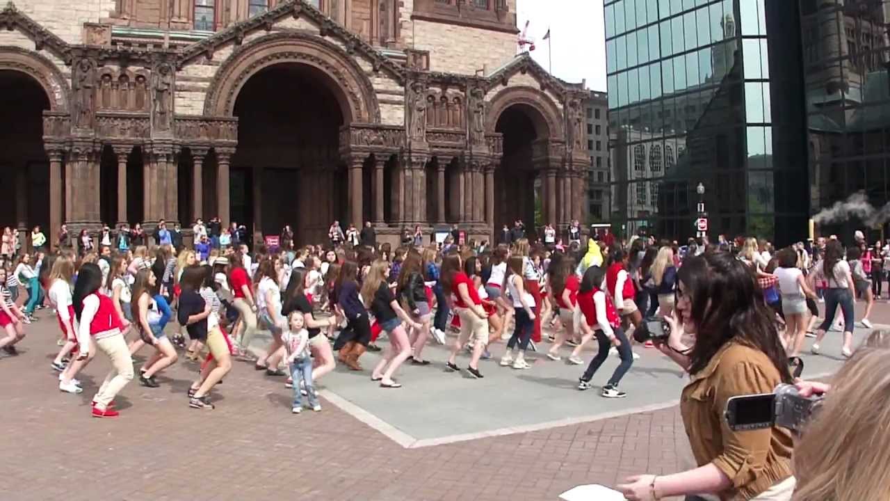 1D BOSTON FLASH MOB