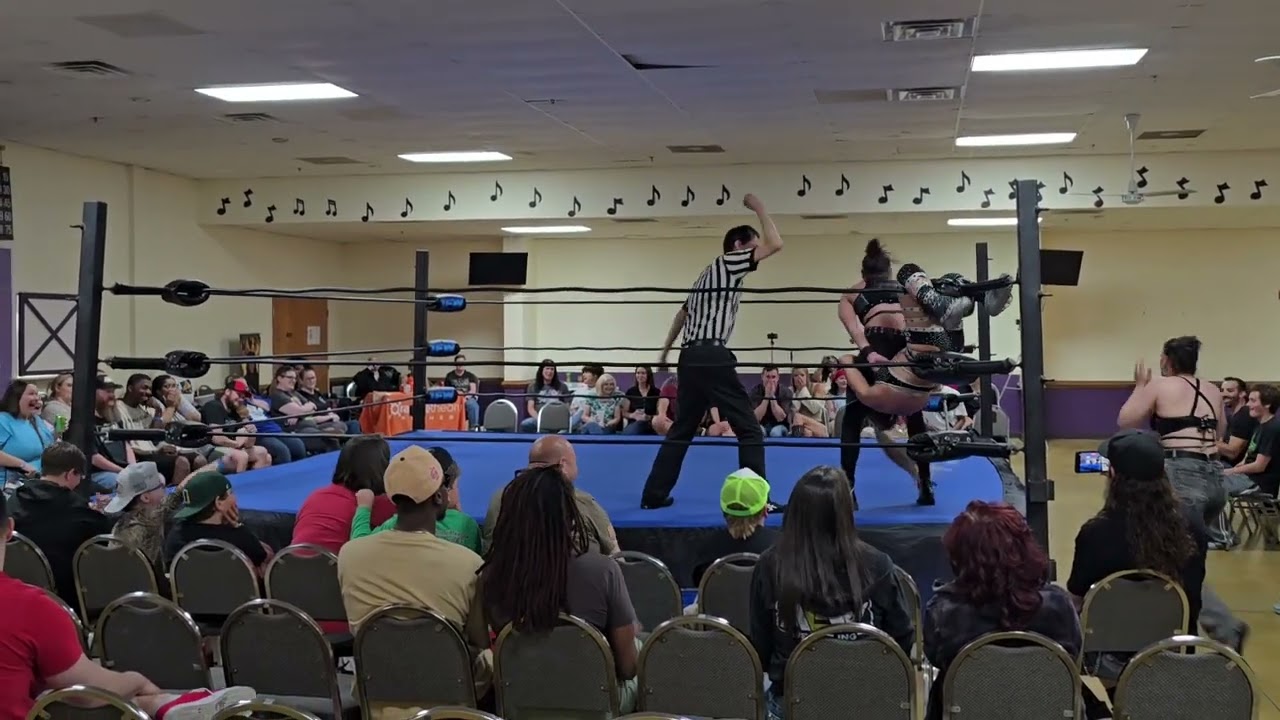 Robyn Renegade vs. Angelica Risk @1FW