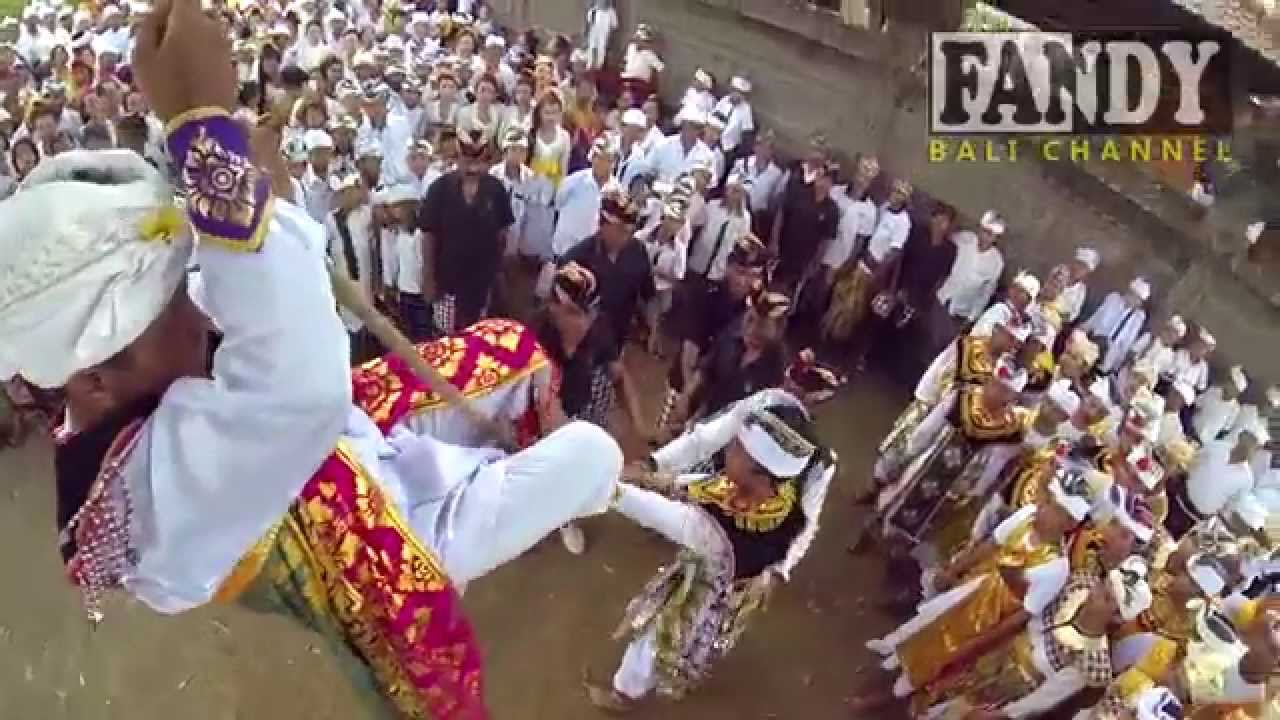 Rejang Ayunan Tarian Sakral Bantiran