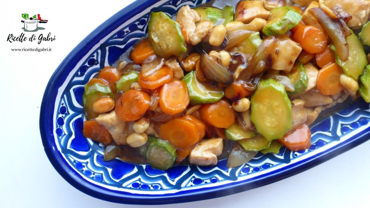 BOCCONCINI DI POLLO  con verdure e salsa di soia RICETTA FACILE E VELOCE - Ricette di Gabri