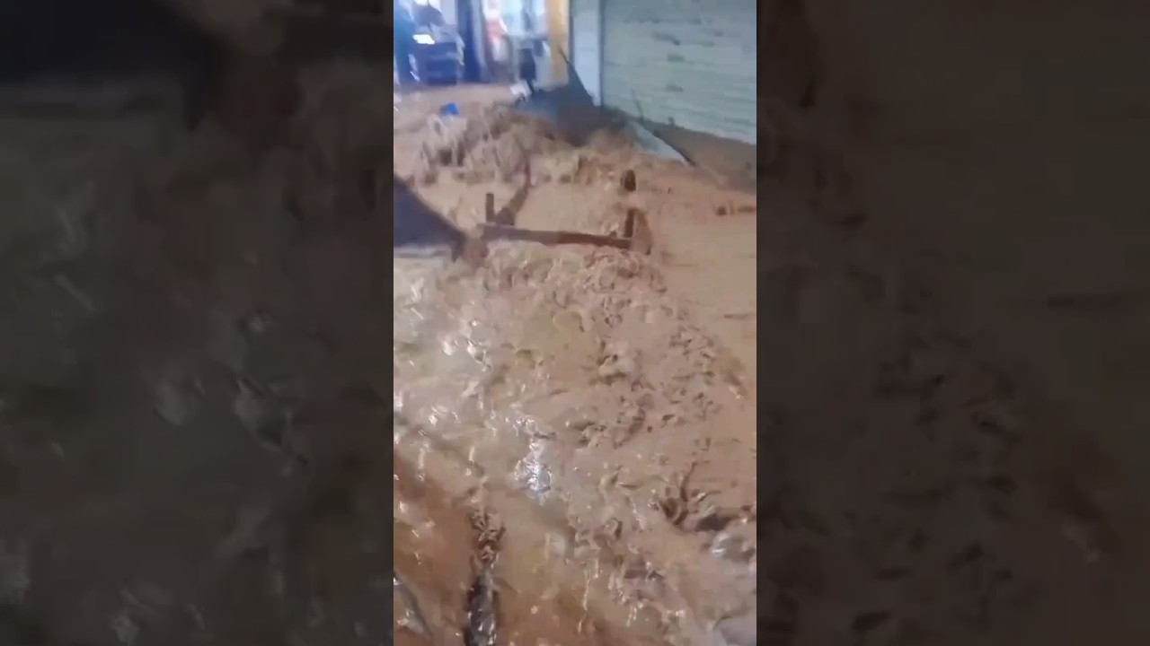 😨 Terrifying Flood Caught on Camera!#flood#flashflood#rainstorm#shorts
