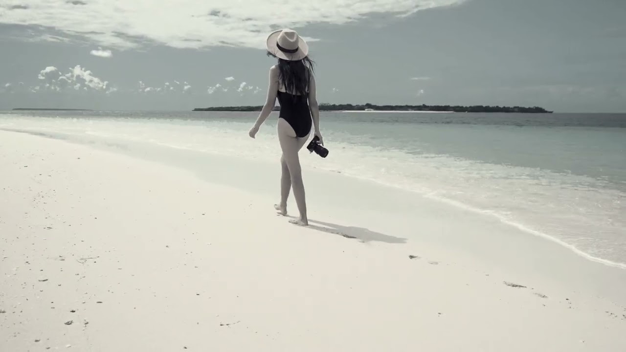 La donna sulla spiaggia!!