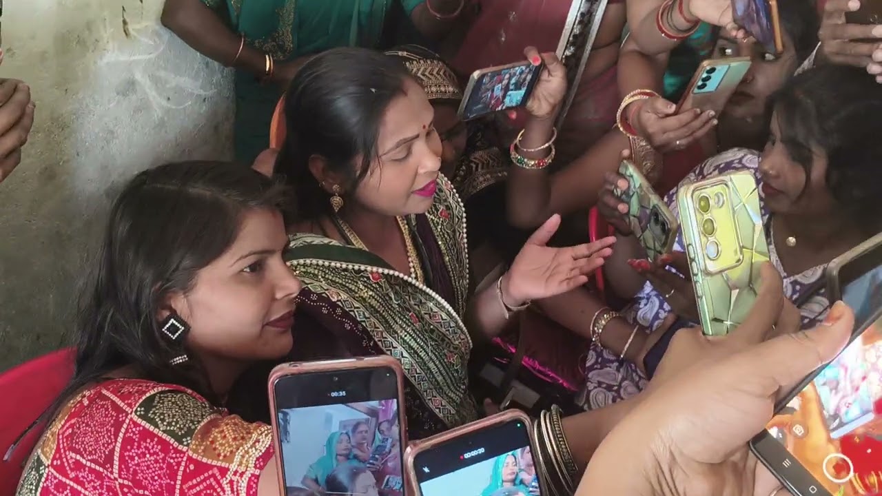 मंजू मोहिनी ने कितनी प्यारी गानागए