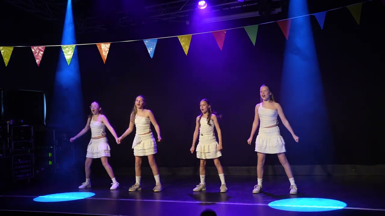 Show 4   Lotte, Rhodé, Novaley, Eva