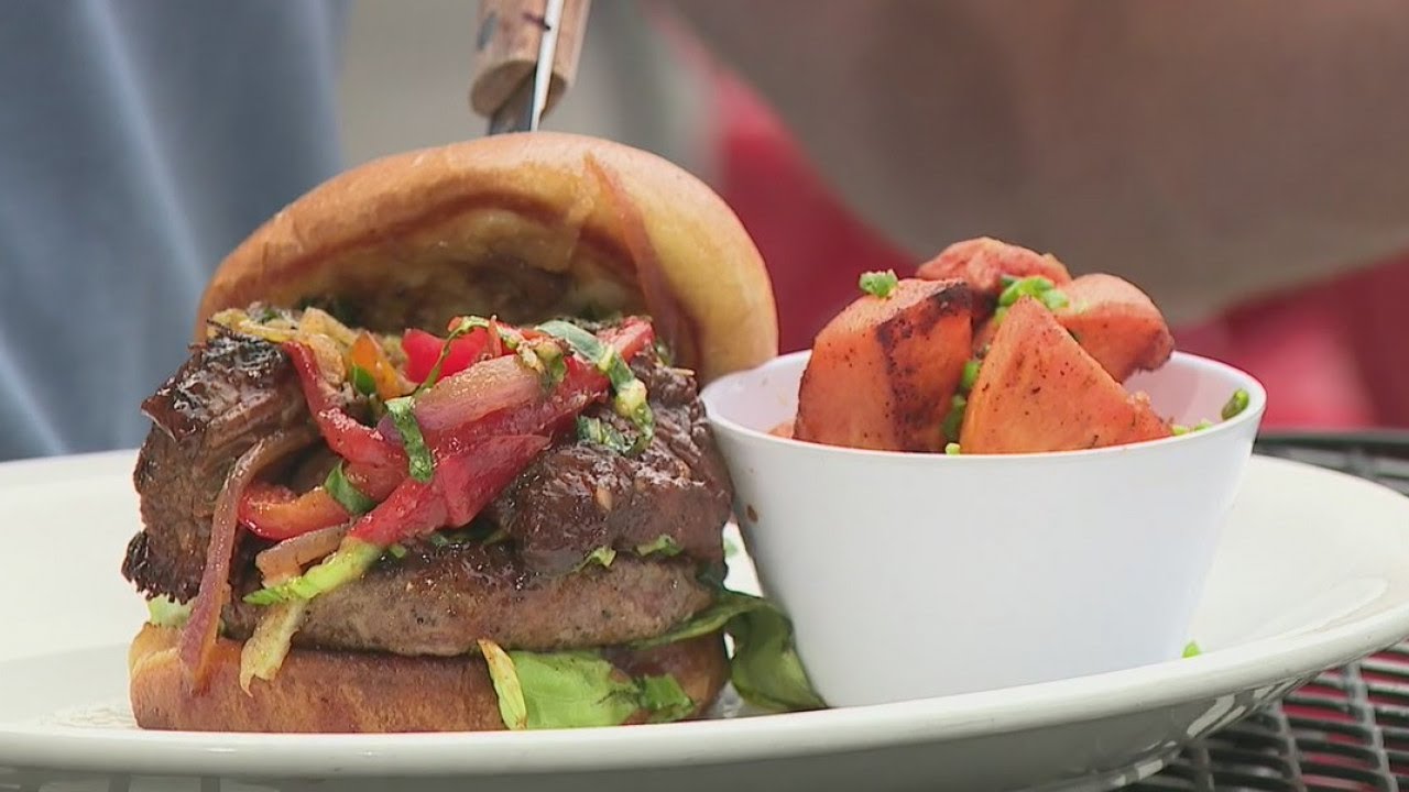 Burgers with Buck visits The Little Farmhouse Cafe