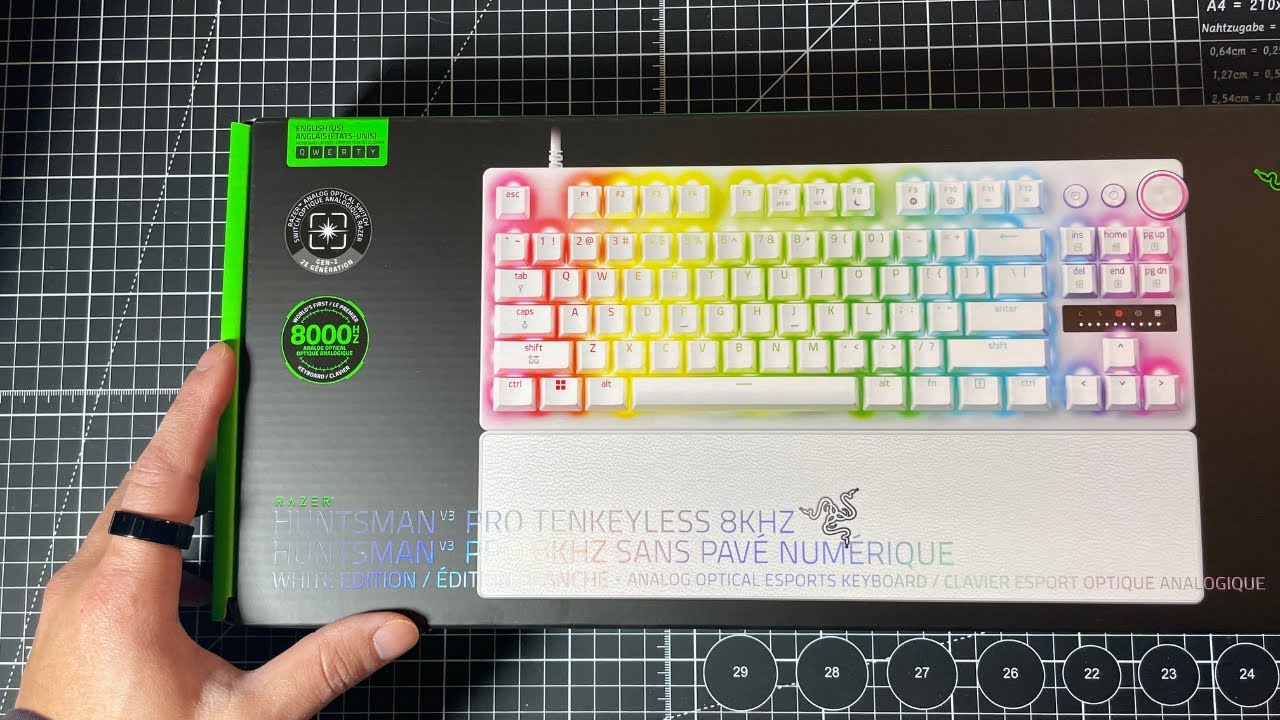 White Razer Huntsman V3 Pro 8k - POV unboxing