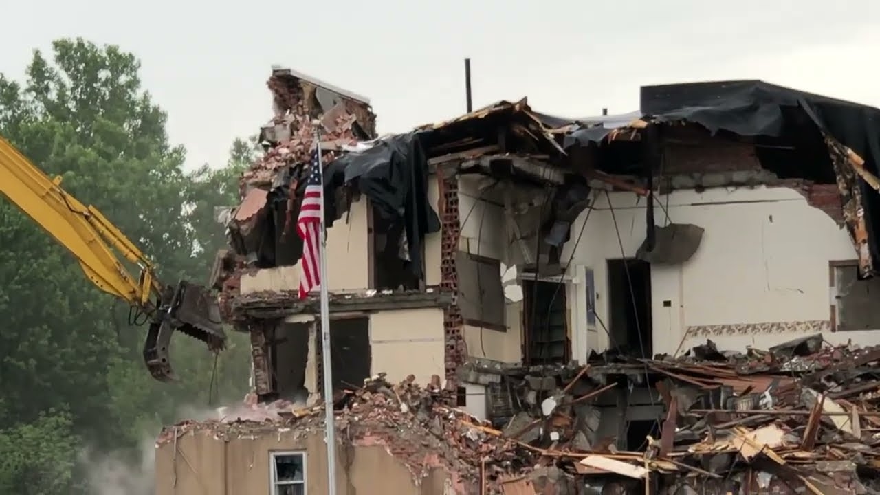 100 year old SPPS school building demolition 2022 in Ottawa, OH