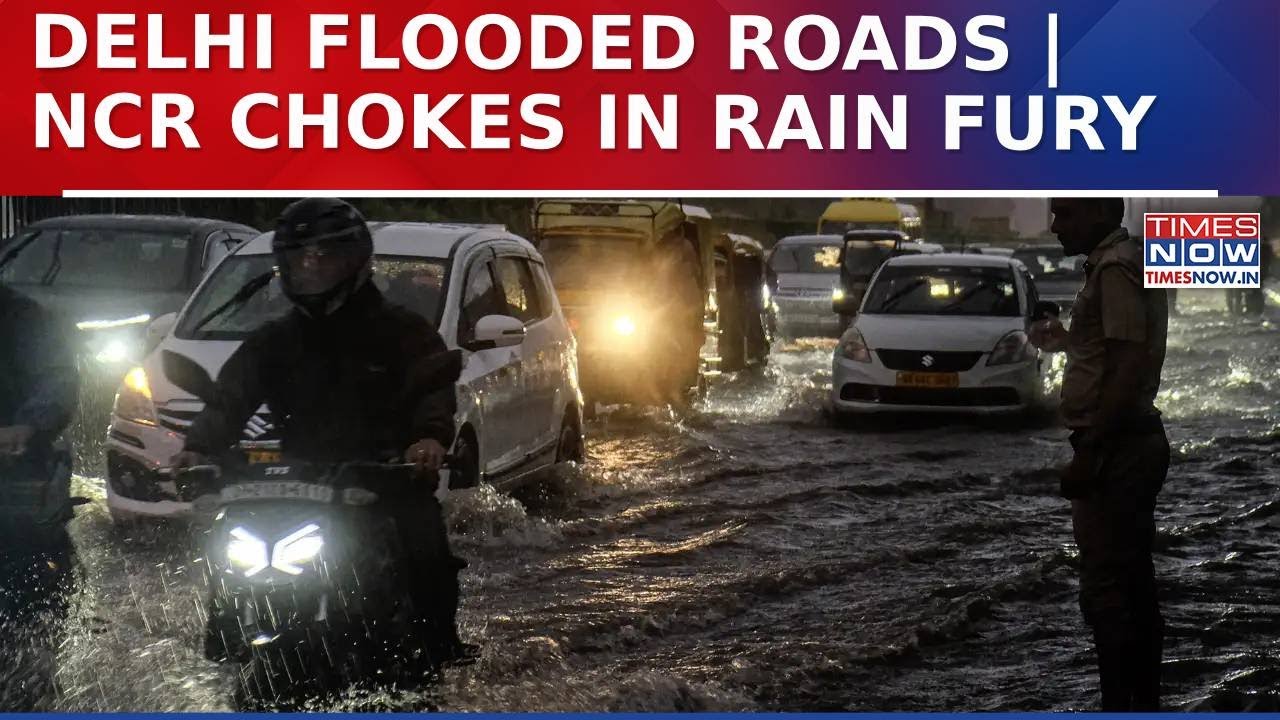 Heavy Rainfall Wreaks Havoc in Delhi-NCR: Waterlogging, Traffic Chaos & Homes Flooded | Watch