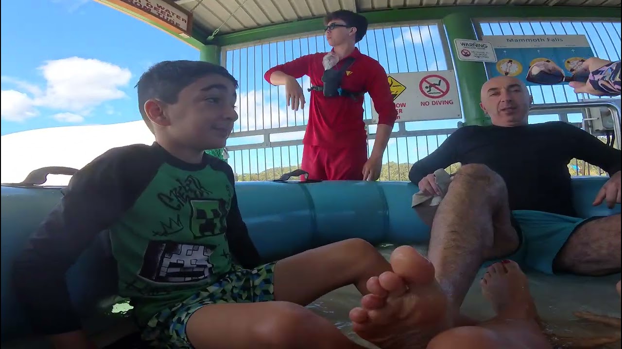 Mammoth fall wet n wild Goldcoast. پارک آبی استرالیا