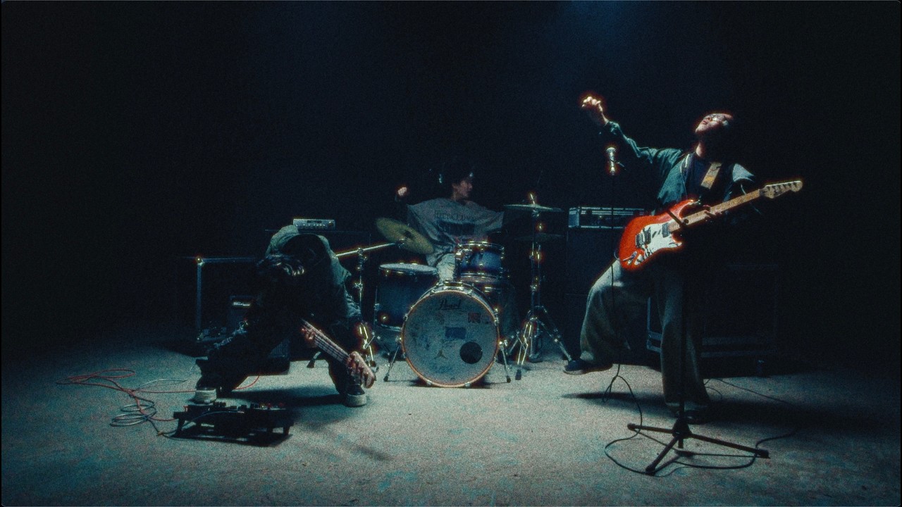 Ciggarats - Dissolve (Official Music Video)