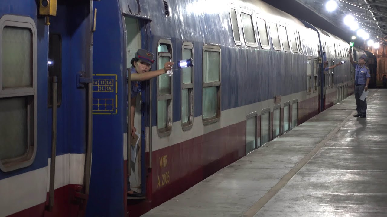 Train SNT2 Saigon - Nha Trang departure at Saigon Railway Station (2016)