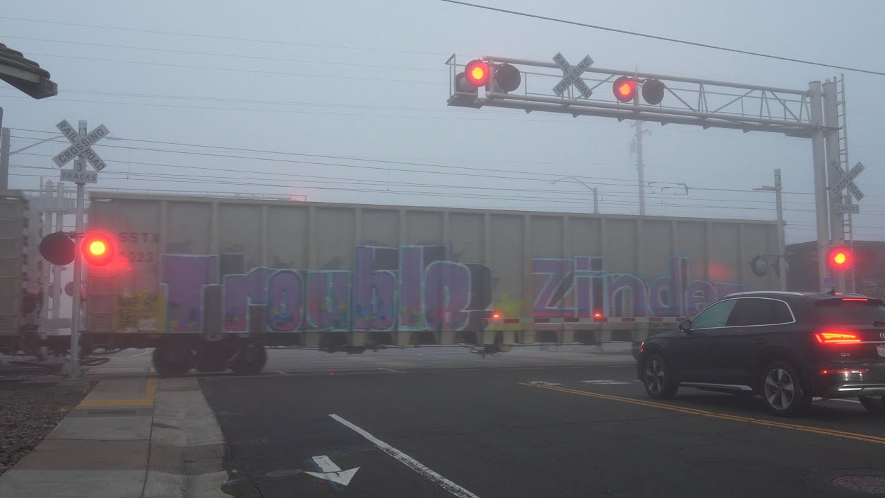 UP 1109 Florin Flyer Very Thick Heavy Fog & SACRT| Mills Park Dr. Railroad Crossing Rancho Cordova C