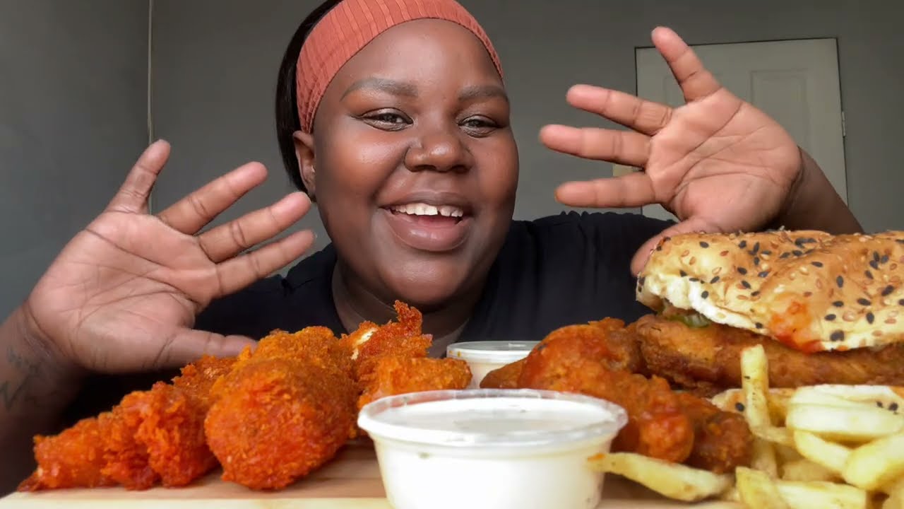 Поешьте со мной рокомамас 😋/Южноафриканский макбанг #eatwithme #rocomamas #asmr #foodie #mukbang ...