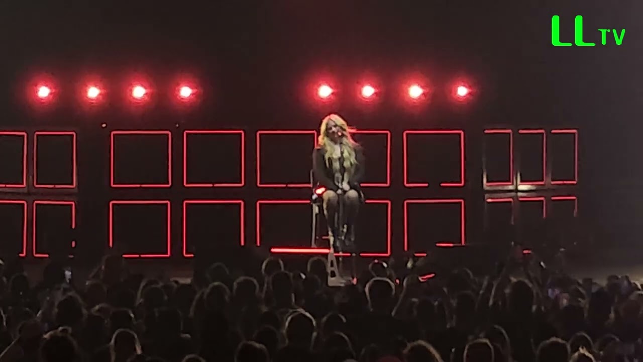 Avril Lavigne - Breakaway - Madison Square Garden (5/30/25)
