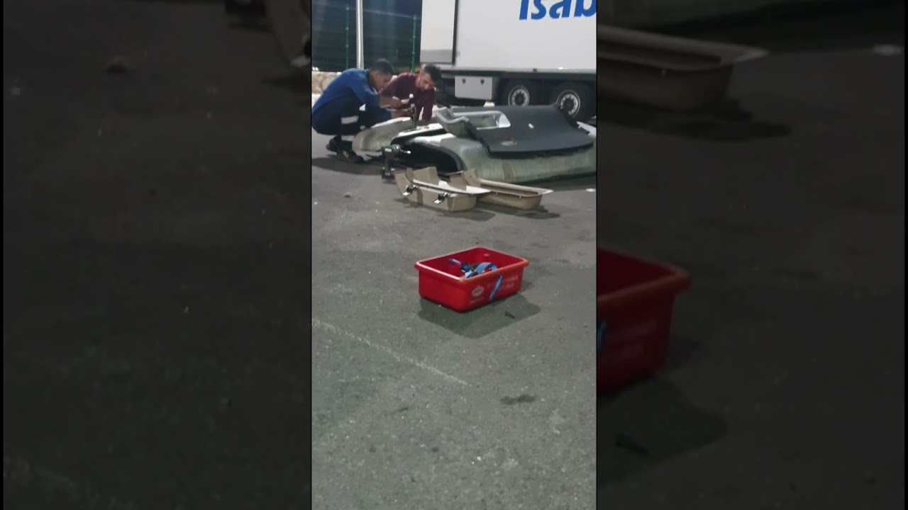 tapizar un cami&oacute;n scania completamente #tapiceria #camion #scania #techo #volante #asinto