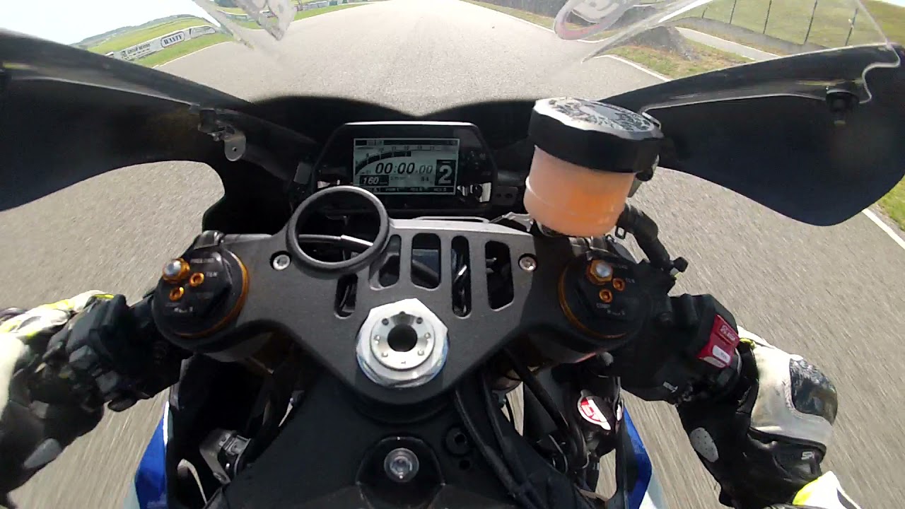 New Yamaha R1 First Experience